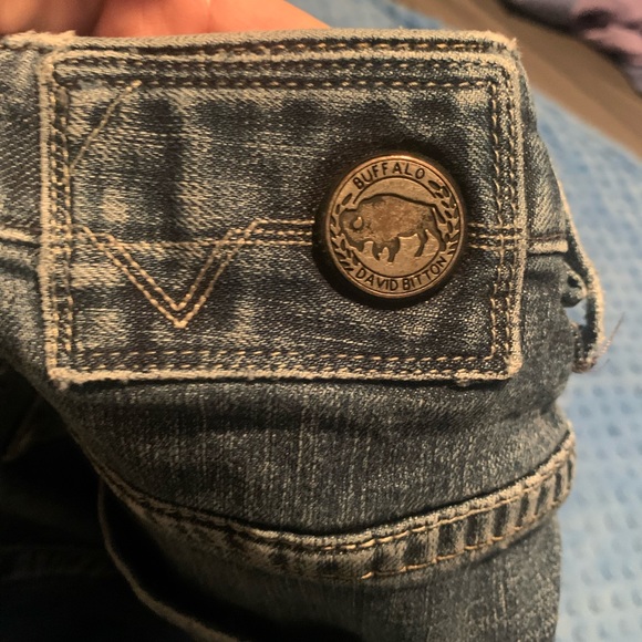 Men’s Buffalo jeans - Picture 2 of 4